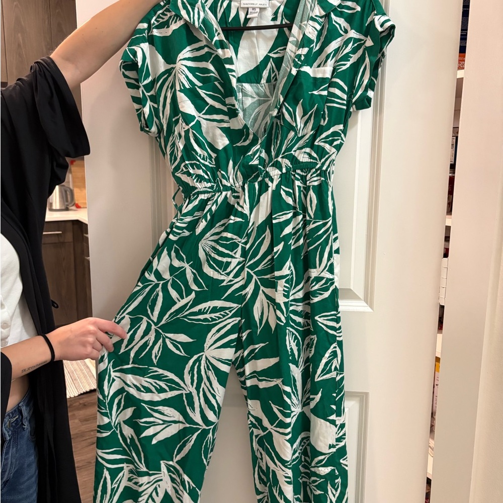 SINCERELY JULES Green & White Tropical Floral Summer Jumpsuit